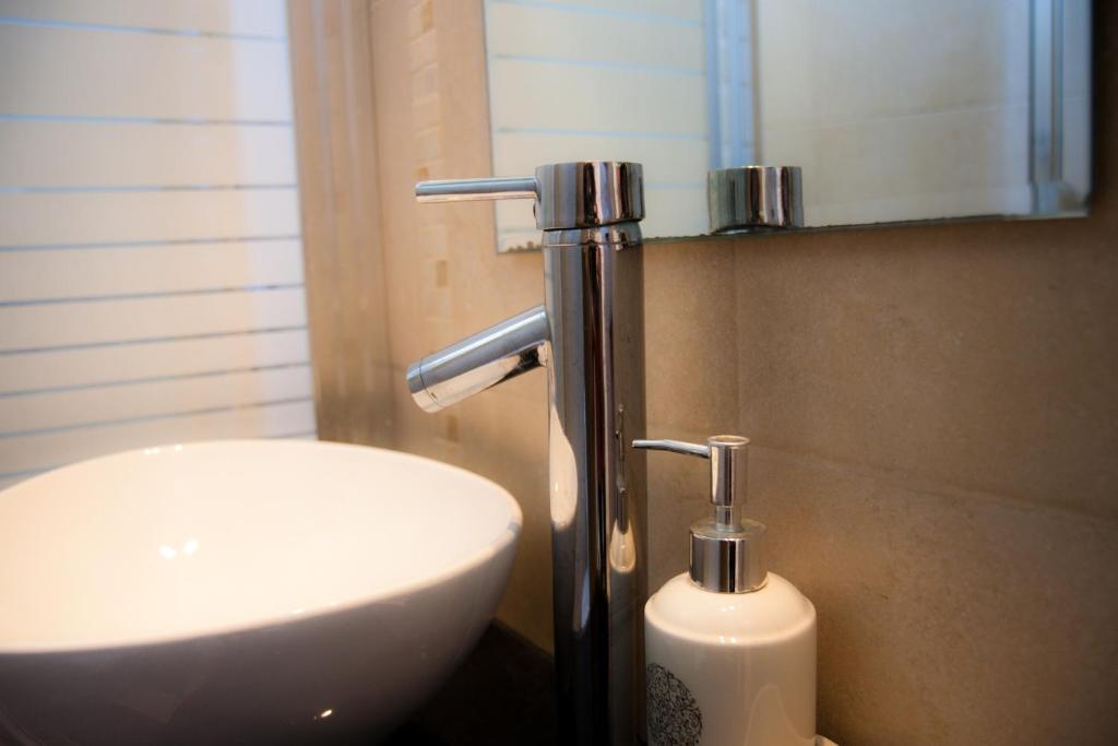Neve Tzedek Original Style Apartments เทลอาวีฟ ห้อง รูปภาพ