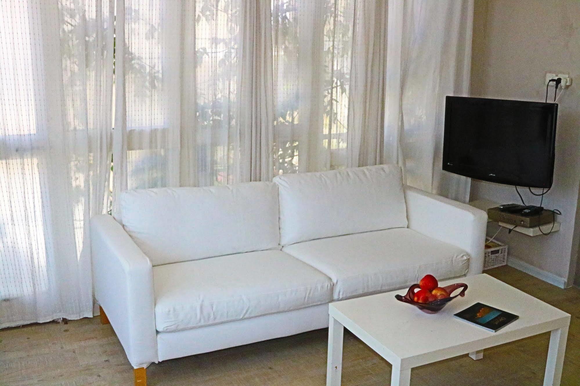 Neve Tzedek Original Style Apartments เทลอาวีฟ ภายนอก รูปภาพ