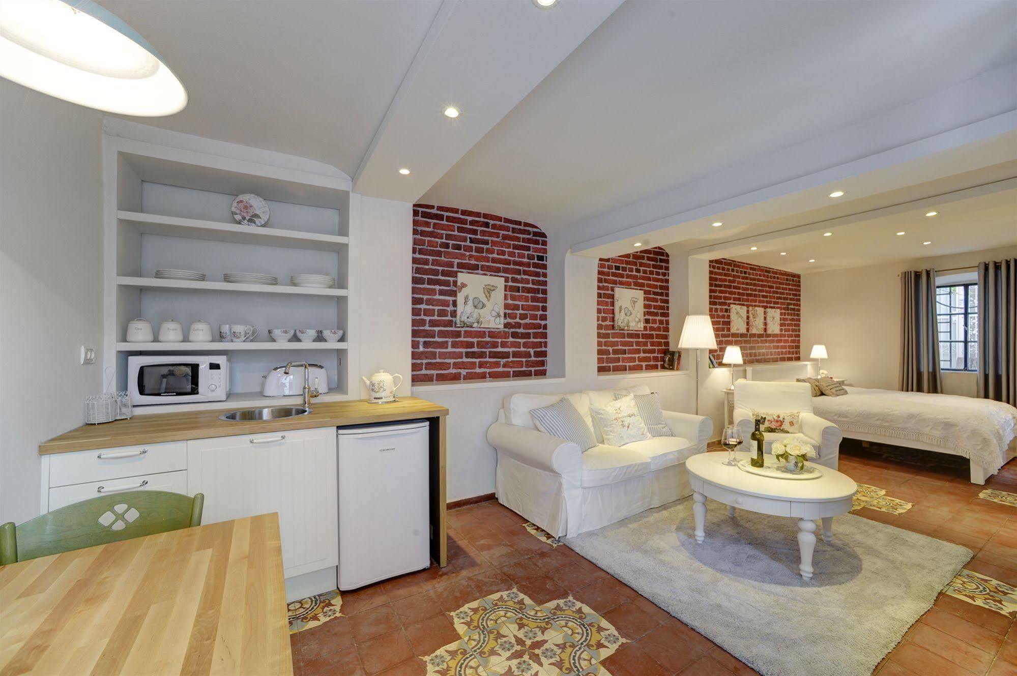 Neve Tzedek Original Style Apartments เทลอาวีฟ ภายนอก รูปภาพ
